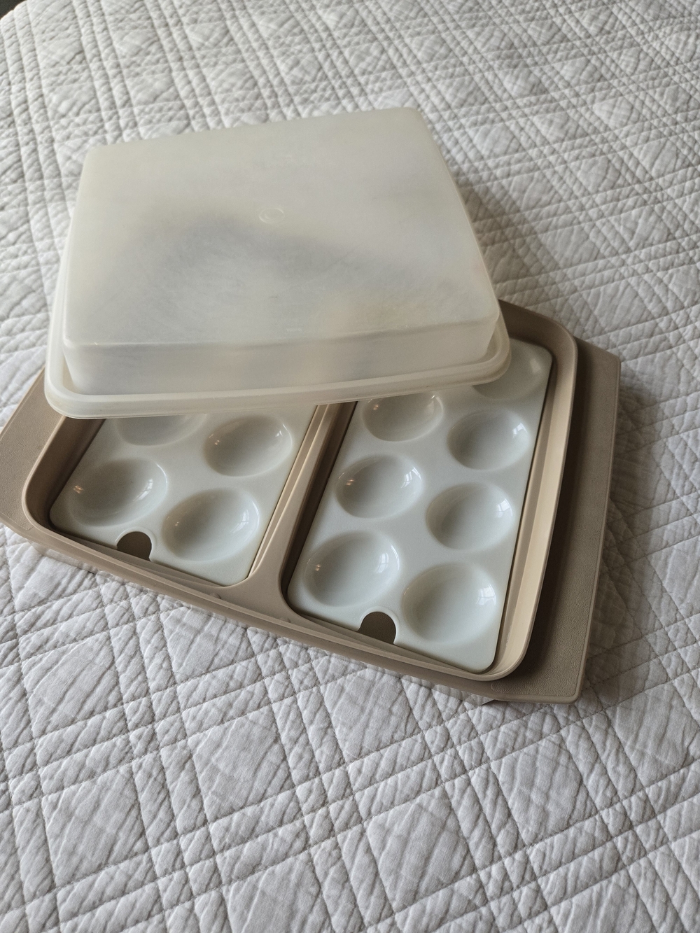 Tupperware Beige and White Deviled Egg Carrier with Lid